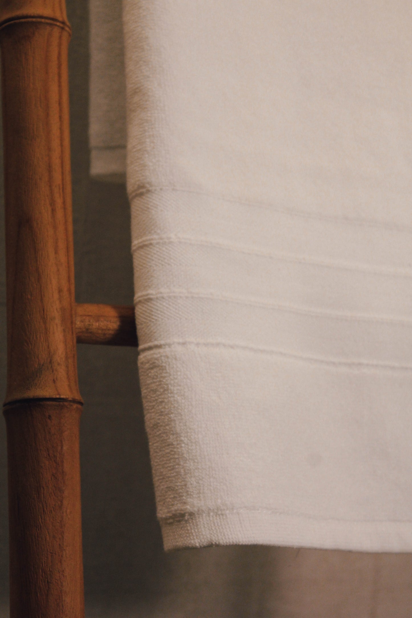 LILY TOWEL SET WITH BATH RUG